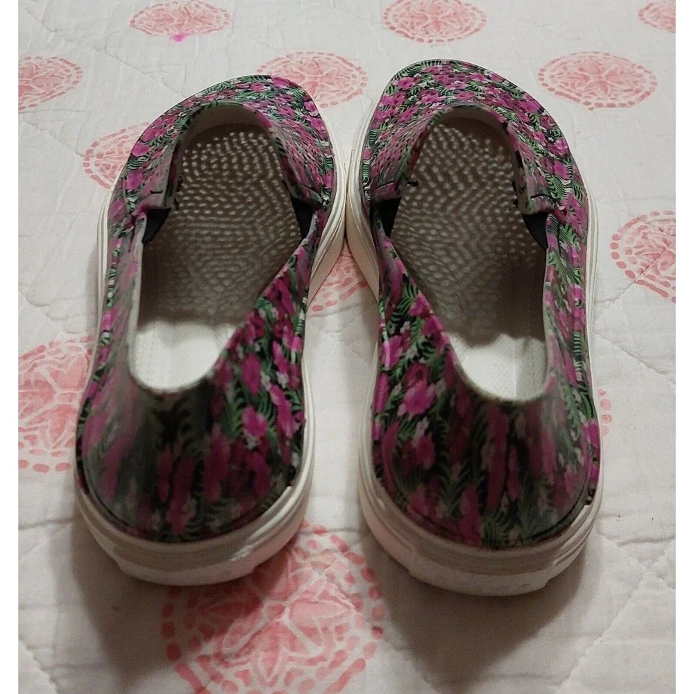 crocs kids Size 9M,floral, Comfort, Excellent Condiction.